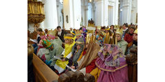 Aussendung der Sternsinger im Hohen Dom zu Fulda (Foto: Karl-Franz Thiede)